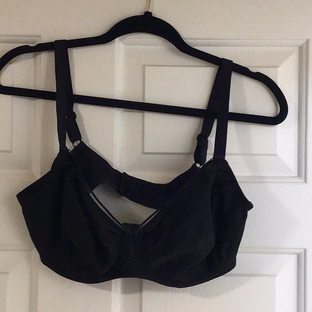 Fantaisie black bra- 36DDD -cute details in excellent used condition